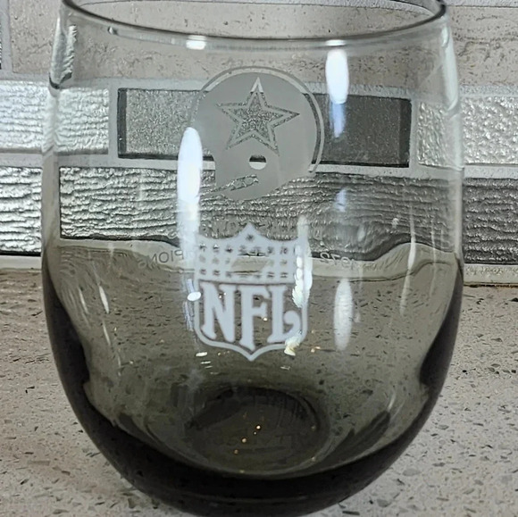 Pair of Vintage Dallas Cowboys NFL 1972 World Champs Glass 4.5" Tall Smoke - Picture 2 of 5